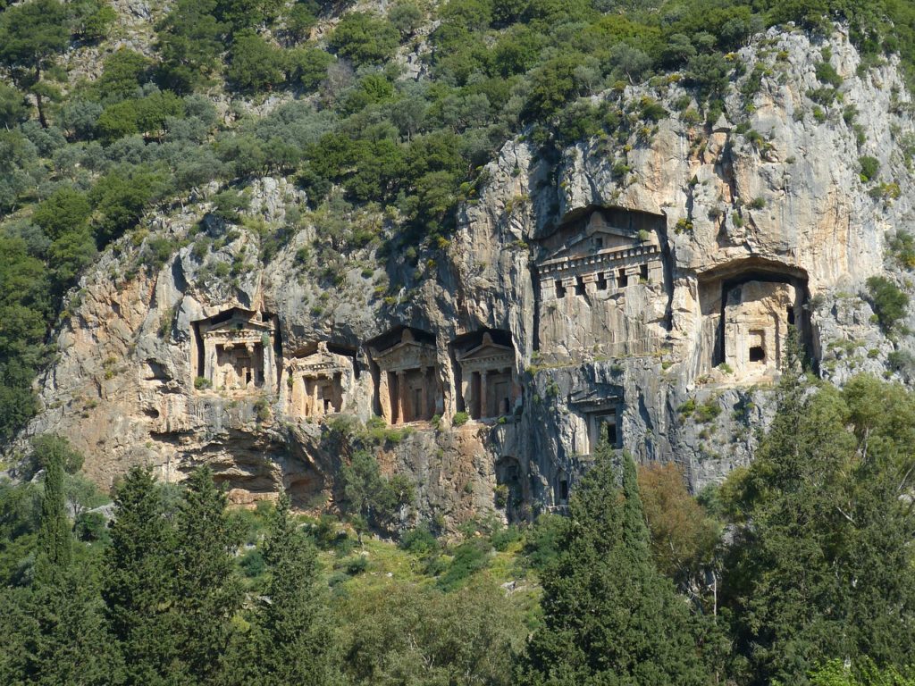 Самые необычные древние города в скалах Майра, Турция