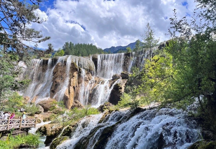 водопады в Цзючжайгоу, Сычуань, Китай