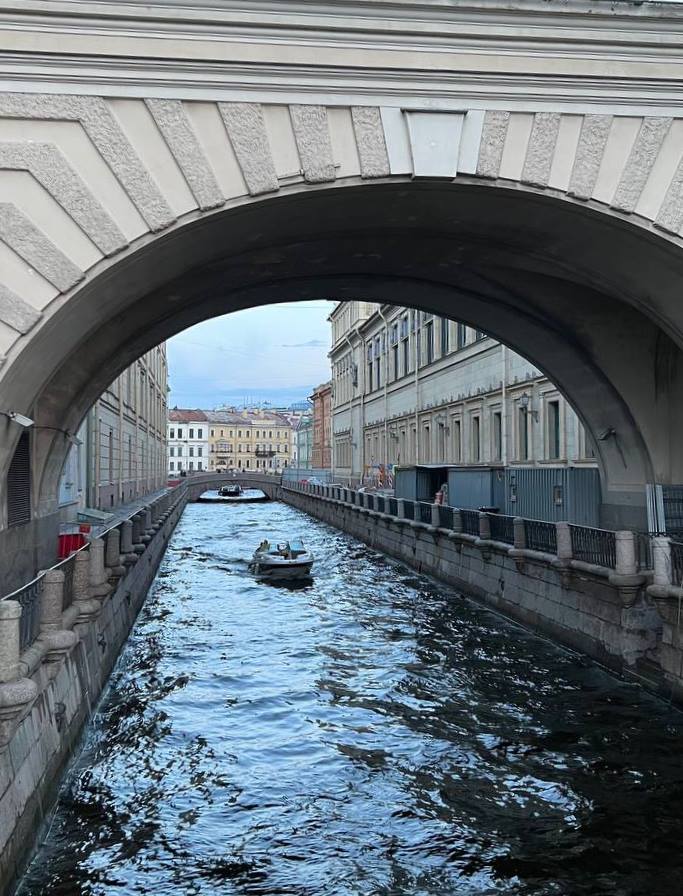 на лодке по санкт петербургу